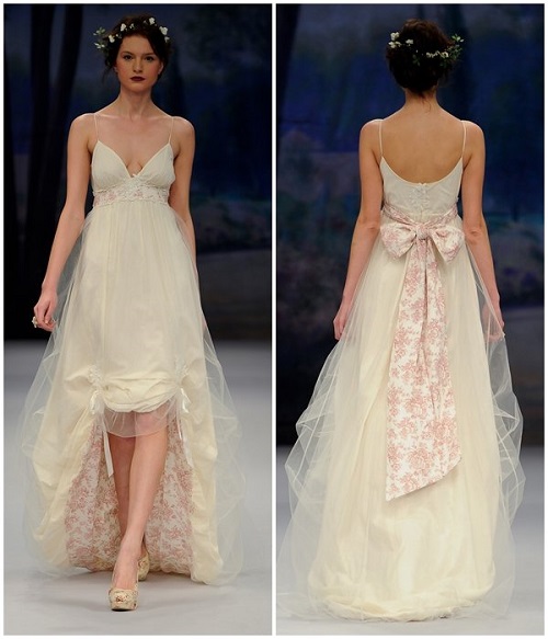 vista por delante y por detrás de vestido lencero, novia con corona de flores