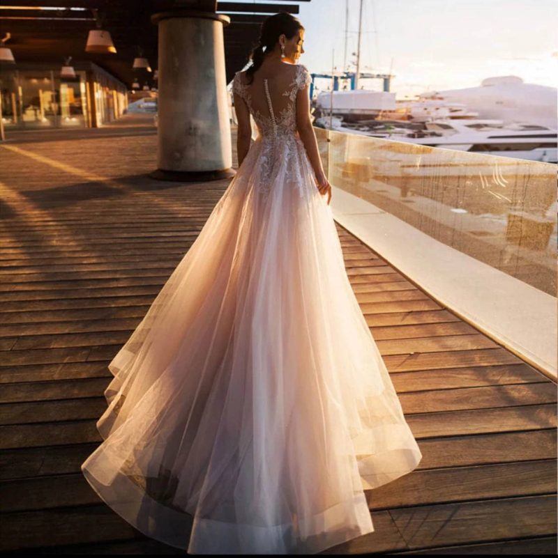 Vestido novia corte A manga larga encaje transparencias