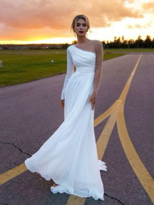 Vestido novia manga larga escote ilusión asimétrico apertura lateral