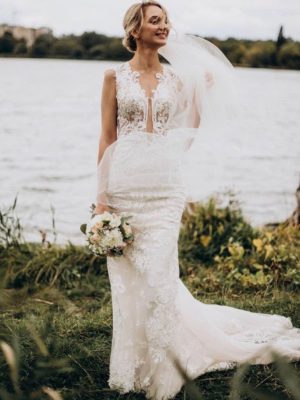 Vestido novia corte sirena escote forma V apliques encaje